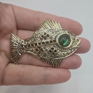 Vintage Gold Tone Textured Fish Green Rhinestone Eye Pin Brooch Primitive Large